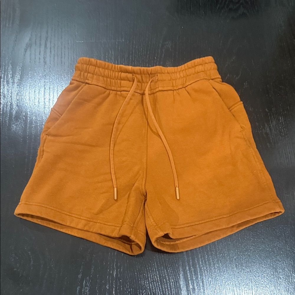 Lululemon Loungeful High-Rise Shorts (Like new)